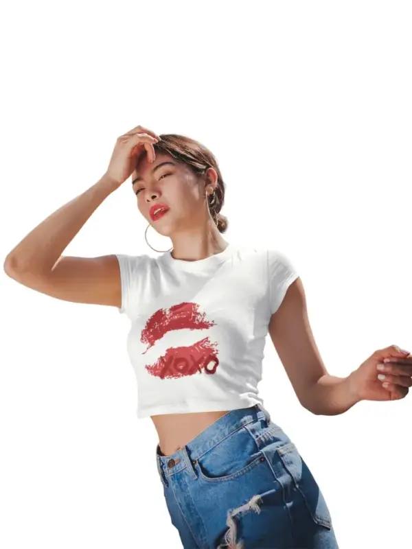 Kiss Cropped T-Shirt
