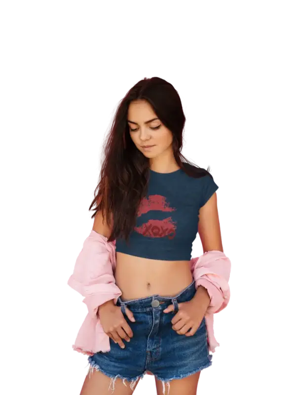 Kiss Cropped T-Shirt